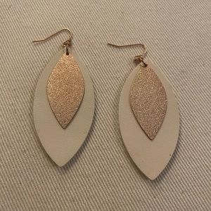 Cream and white gold sparkle earrings
